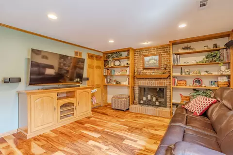 993 Longstreet Dr, Bartlett, IL 60103 photo 12