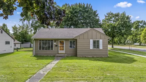 318 N Owen St, Mount Prospect, IL 60056