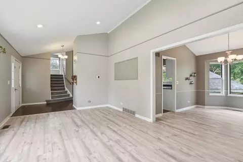 729 Crab Tree Ln, Bartlett, IL 60103 photo 6