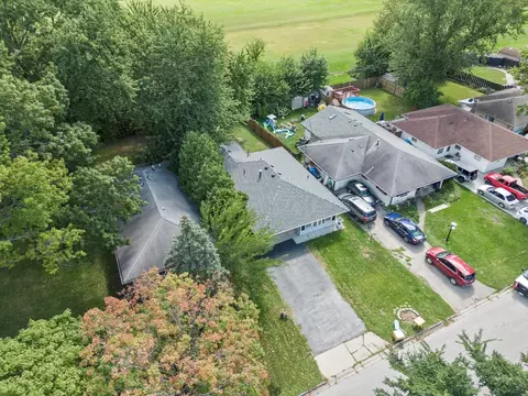 804 Gates St, Aurora, IL 60505 photo 2