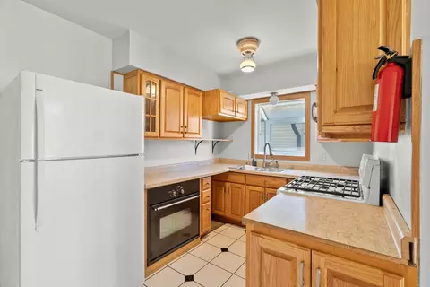 804 Gates St, Aurora, IL 60505 photo 5