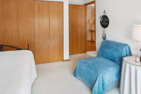 555 S River Rd #401, Des Plaines, IL 60016 photo 8