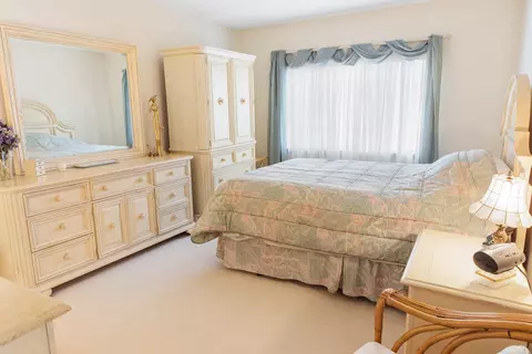 555 S River Rd #401, Des Plaines, IL 60016 photo 16