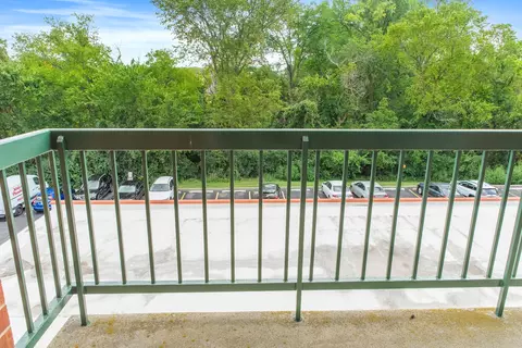 555 S River Rd #401, Des Plaines, IL 60016 photo 25