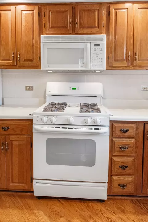 555 S River Rd #401, Des Plaines, IL 60016 photo 23