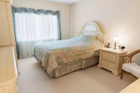 555 S River Rd #401, Des Plaines, IL 60016 photo 15