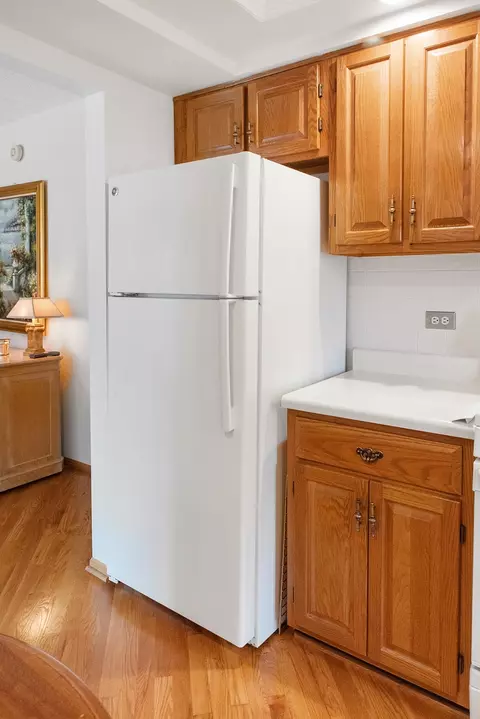 555 S River Rd #401, Des Plaines, IL 60016 photo 21
