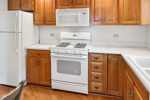 555 S River Rd #401, Des Plaines, IL 60016 photo 22