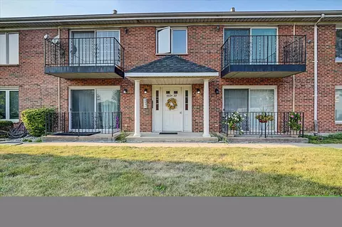 6822 W 16th St #4, Berwyn, IL 60402