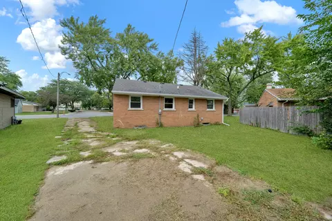 Exterior - 796 N Francine Dr, Kankakee, IL 60901 photo 5 of 8