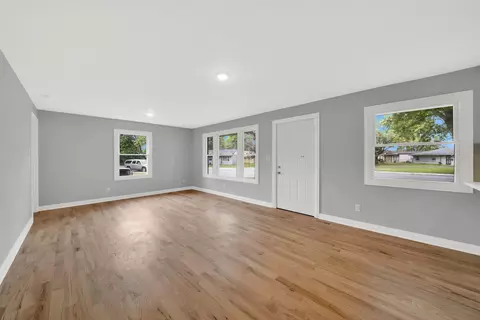 Living - 796 N Francine Dr, Kankakee, IL 60901 photo 1 of 3