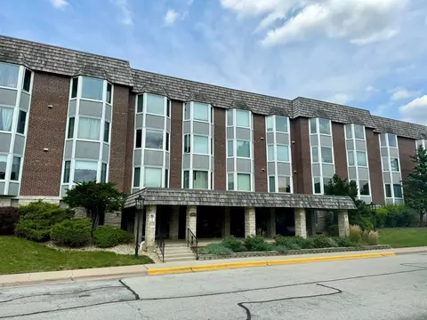 2500 Archbury Ln #3G, Park Ridge, IL 60068