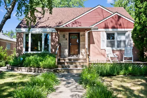 8940 Laramie Ave, Skokie, IL 60077