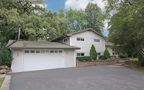 65 Miller Rd, Lake Zurich, IL 60047