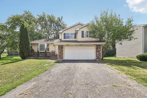 511 Pinebrook Dr, Lombard, IL 60148 photo 1