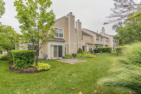 4715 Amber Cir, Hoffman Estates, IL 60192 photo 25