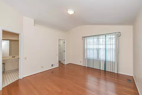 4715 Amber Cir, Hoffman Estates, IL 60192 photo 8