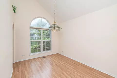 4715 Amber Cir, Hoffman Estates, IL 60192 photo 7
