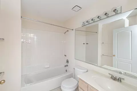 4715 Amber Cir, Hoffman Estates, IL 60192 photo 16