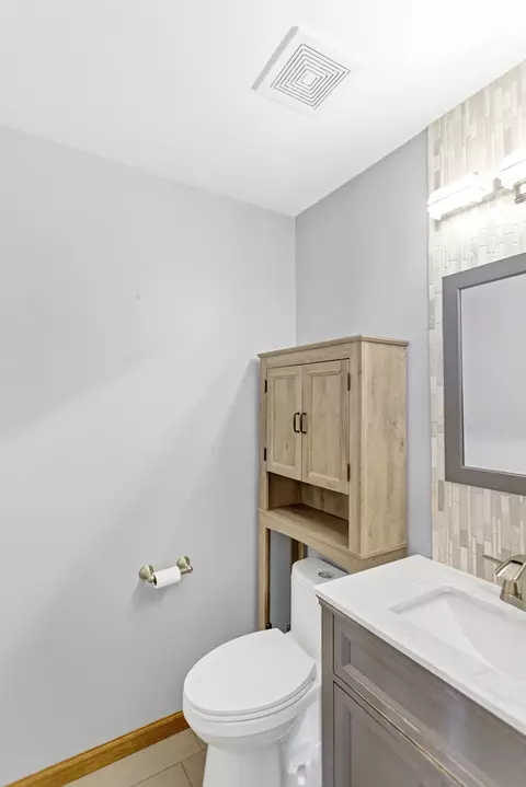 Bath - 9683 Compton Dr, Huntley, IL 60142 photo 1 of 5