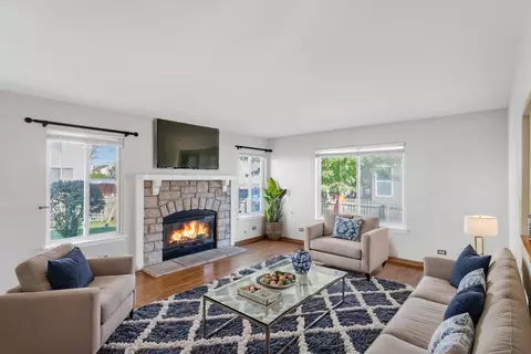 Living - 9683 Compton Dr, Huntley, IL 60142 photo 3 of 9