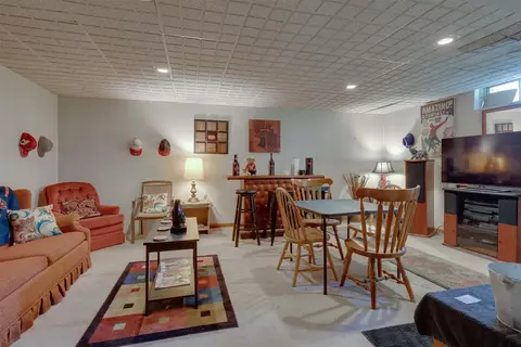 Living - 1311 Clover Ln, Normal, IL 61761 photo 3 of 3