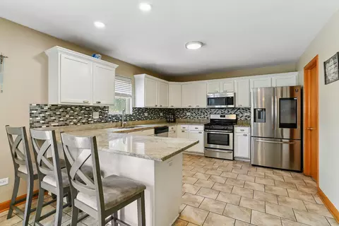 1310 Val Verde Ct, Plainfield, IL 60586 photo 3