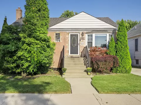4121 Vernon Ave, Brookfield, IL 60513