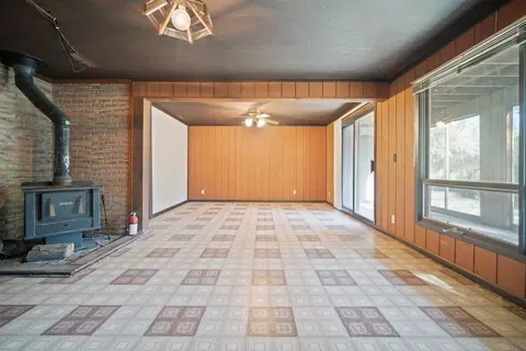 Living - 1982 Deer Meadows Rd, Secor, IL 61771 photo 5 of 7