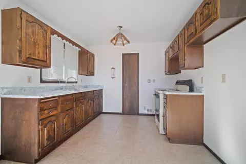 Kitchen - 1982 Deer Meadows Rd, Secor, IL 61771 photo 2 of 3