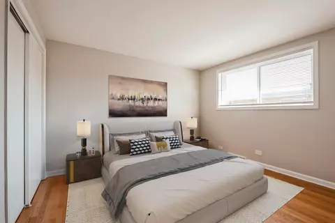 Bedroom - 8702 Gregory Ln #B, Des Plaines, IL 60016 photo 1 of 6