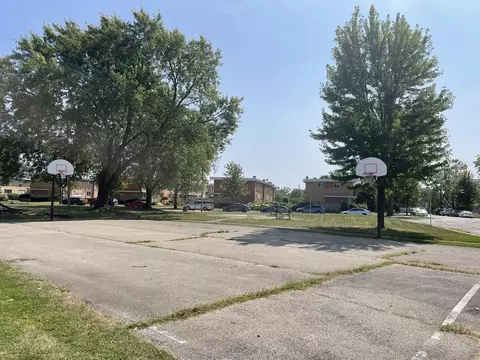 Exterior - 8702 Gregory Ln #B, Des Plaines, IL 60016 photo 2 of 2