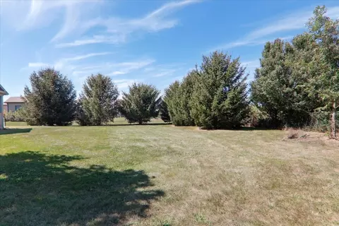 Exterior - 333 Clearview Rd, El Paso, IL 61738 photo 3 of 4