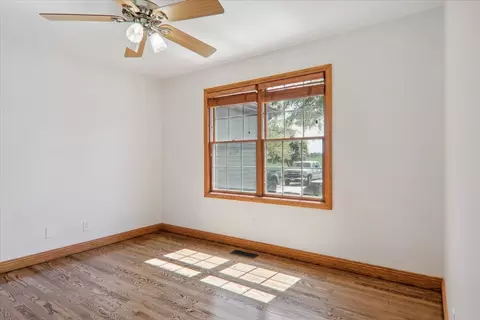 Bedroom - 333 Clearview Rd, El Paso, IL 61738 photo 1 of 7