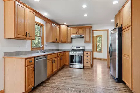 Kitchen - 333 Clearview Rd, El Paso, IL 61738 photo 1 of 3