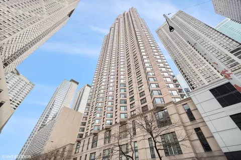 401 E Ontario St #1405, Chicago, IL 60611