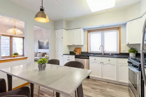 Kitchen - 1685 Mill St #503, Des Plaines, IL 60016 photo 2 of 3