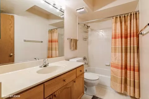 Bath - 1685 Mill St #503, Des Plaines, IL 60016 photo 2 of 2