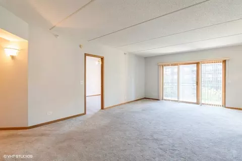 Living - 1685 Mill St #503, Des Plaines, IL 60016 photo 3 of 4