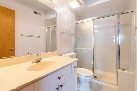 Bath - 1685 Mill St #503, Des Plaines, IL 60016 photo 1 of 2