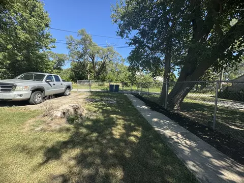 Exterior - 103 E 151st St, Harvey, IL 60426 photo 2 of 2