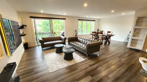 Living - 1389 Perry St #402, Des Plaines, IL 60016 photo 1 of 7