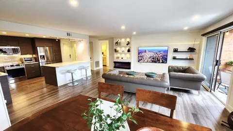 Living - 1389 Perry St #402, Des Plaines, IL 60016 photo 7 of 7
