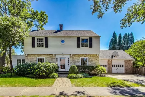 390 W Utley Rd, Elmhurst, IL 60126