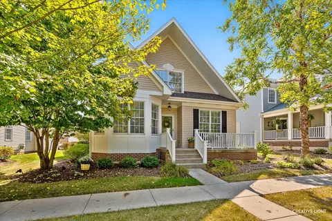 39 W145 Dobson Ln, Geneva, IL 60134