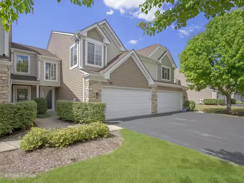 169 Locksley Dr, Streamwood, IL 60107