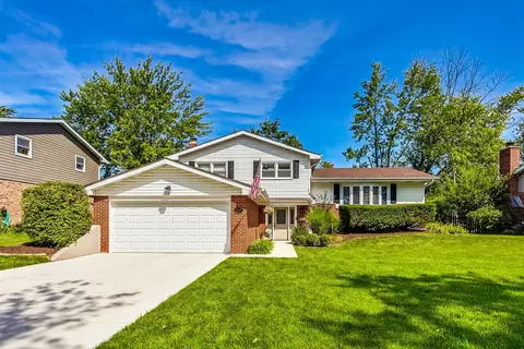 510 69th St, Darien, IL 60561