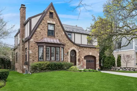 542 Meadow Rd, Winnetka, IL 60093
