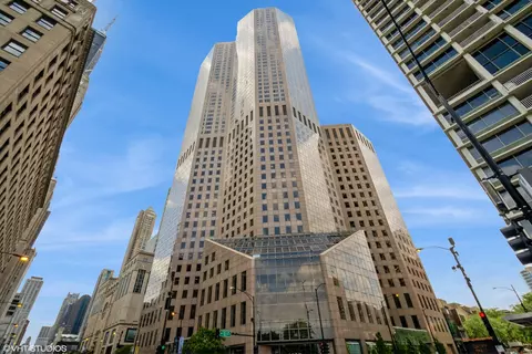 950 N Michigan Ave #5503-5501, Chicago, IL 60611