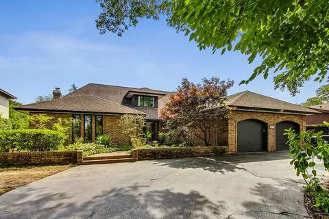 625 N Prospect Ave, Park Ridge, IL 60068